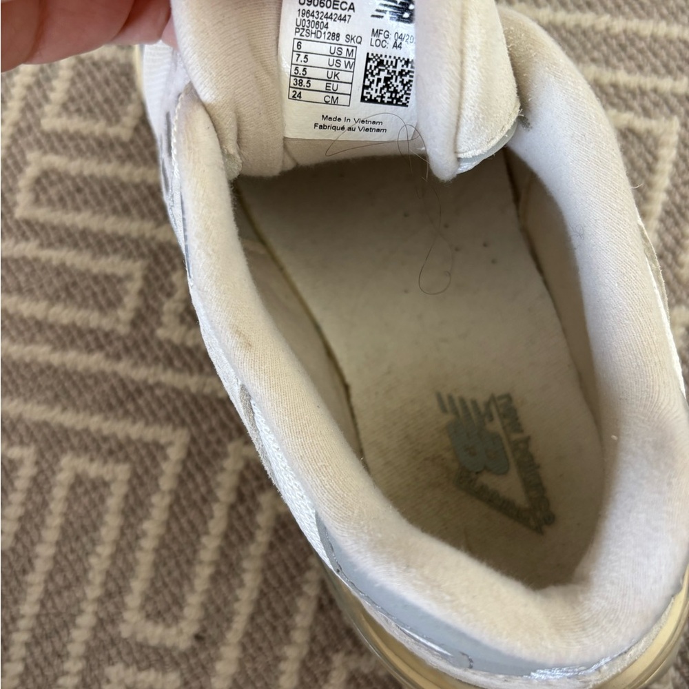 New Balance 9060 - Sea Salt/Rain Cloud - Great Condition - Picture 5 of 5